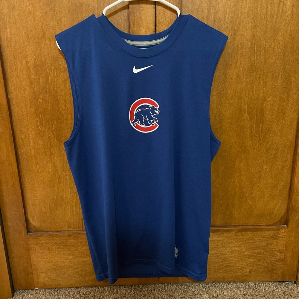 Chicago cubs sleeveless Nike shirt